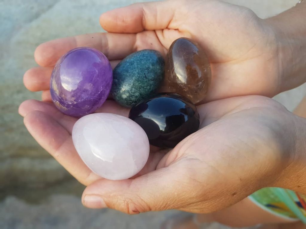 Vista 5 de Huevos Yoni para masaje y sanación - Piedra: Cuarzo rosa